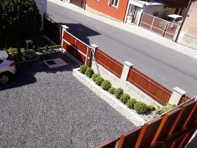 Patera Lägenhet Unhošť