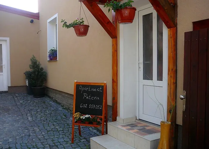 Patera * Unhošť